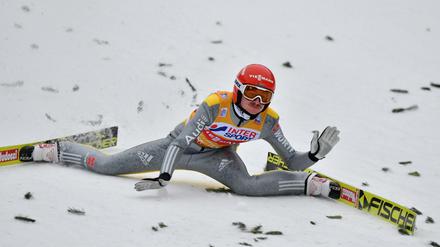 Seinen Sprung auf 130 Meter konnte Richard Freitag nicht stehen. Zum zweiten Durchgang trat er nicht mehr an. 