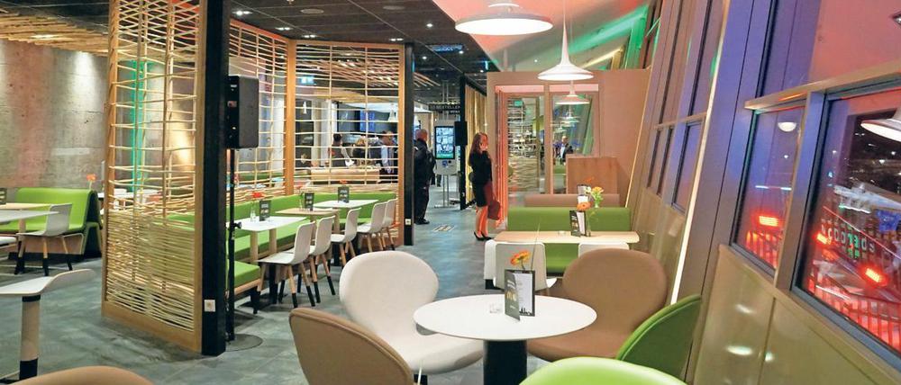 McDonald's in den Terrassen am Zoo im Berliner Bahnhof Zoo.