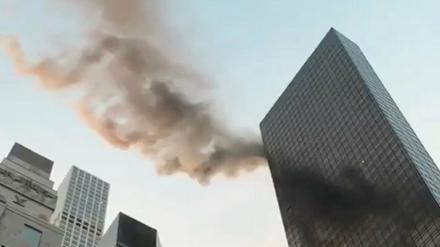 Feuer im Trump Tower in New York am Montag. 