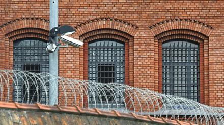 In der JVA Plötzensee verbüßten im Jahr 2017 rund 2000 Männer eine Ersatzhaft, 740 davon waren notorische Schwarzfahrer.