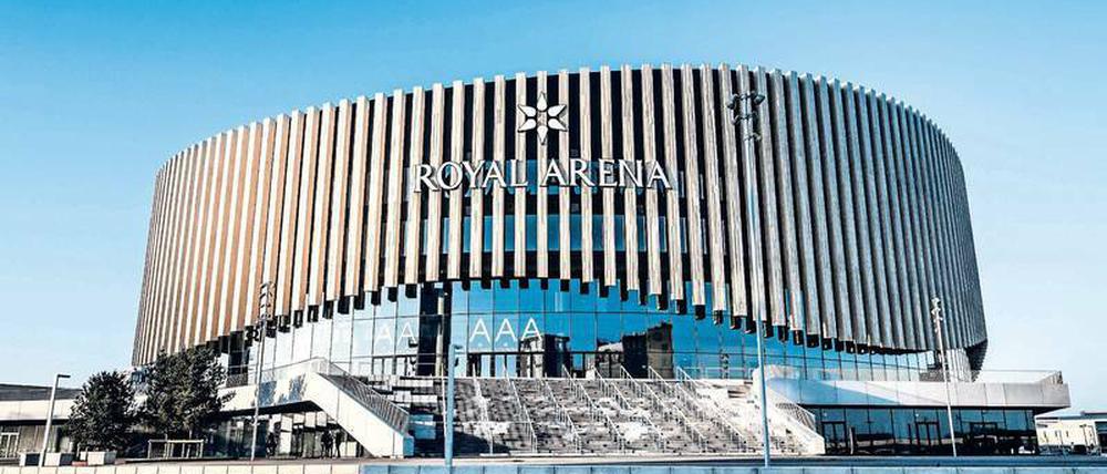 Royales Vergnügen. Mit der königlichen Familie hat die neue Arena in Kopenhagen zwar nichts zu tun, vielmehr sponsert eine Biermarke das Stadion. Hier finden seit Dezember hochkarätige Sportevents statt, zur Unterhaltung von Kopenhagenern und Gästen.