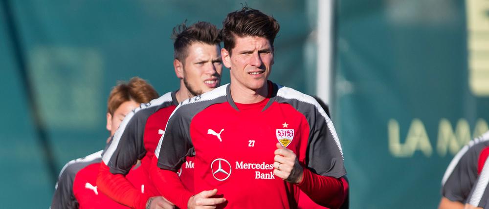 Wo geht's denn hier nach Hause? Mario Gomez (vorne) kennt den Weg.