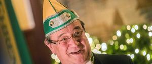 Der nordrhein-westfälische Ministerpräsident Armin Laschet (CDU) wird am Dienstag zum Ehrensenator der Ehrengarde der Stadt Köln 1902 ernannt.