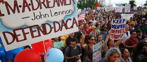 Aktivisten demonstrieren in San Diego gegen die Abschaffung des "Dreamer-Programms".