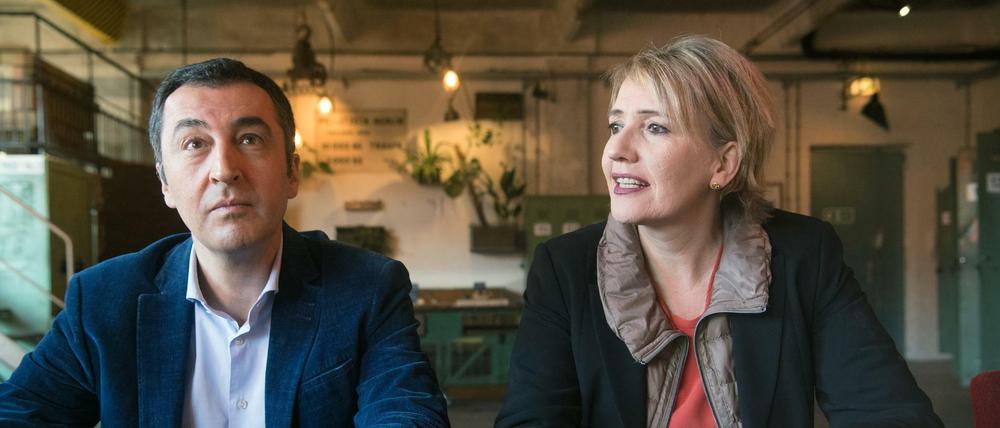 Die Vorsitzenden von Bündnis 90/Die Grünen, Cem Özdemir und Simone Peter, geben Ende Januar ihre Ämter ab