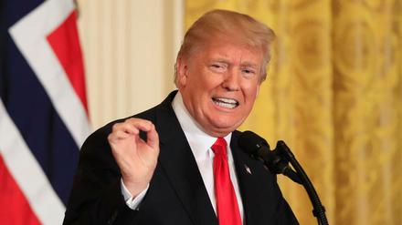 US-Präsident Donald Trump  spricht am 10.01.2018 in Washington (USA) im East Room des Weißen Hauses bei einer gemeinsamen Pressekonferenz mit Norwegens Ministerpräsidentin Solberg. 