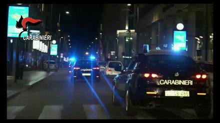Mit Blaulicht fuhren die Carabinieri vor.