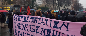 Friedlicher Protest vor Ort.