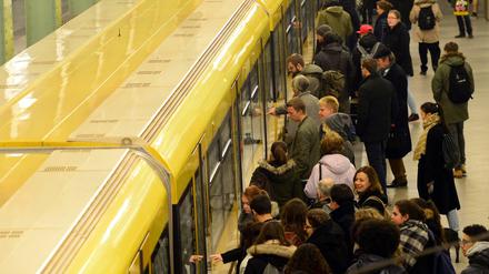 Die BVG nimmt den "Stromengpass" mit Humor.