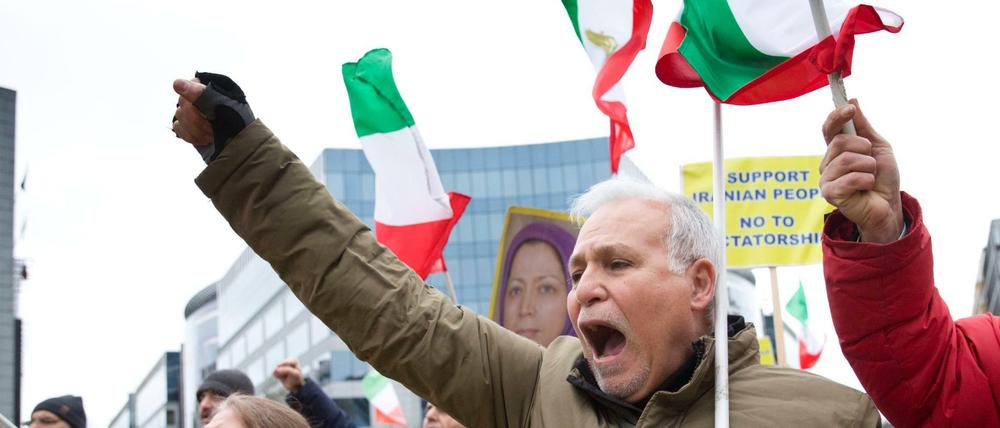 Protest gegen die Gespräche: In Brüssel wurde gegen das Treffen zwischen EU und Iran demonstriert.