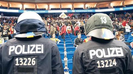 Unter Beobachtung. Vor drei Jahren randalierten Galatasaray-Anhänger so massiv, dass die Polizei anrücken musste. 