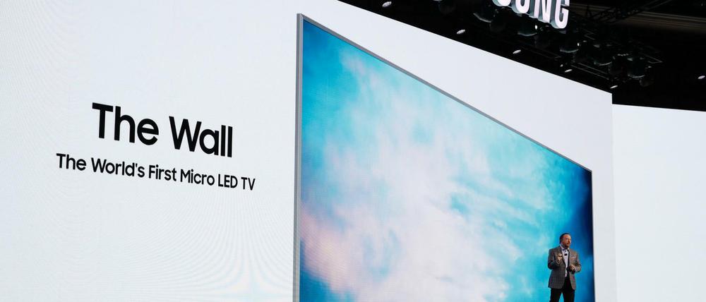 Samsung stellt im Rahmen der Elektronikmesse CES "The Wall" vor, ein Konzept zum Bau von riesigen Fernsehern.