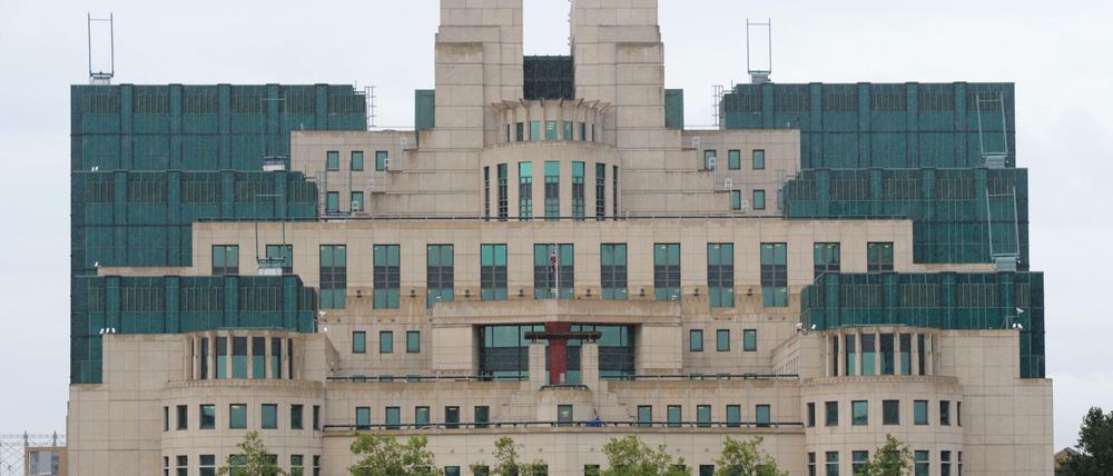 Die Zentrale der englischen Geheimdienste MI5 und MI6 in London.