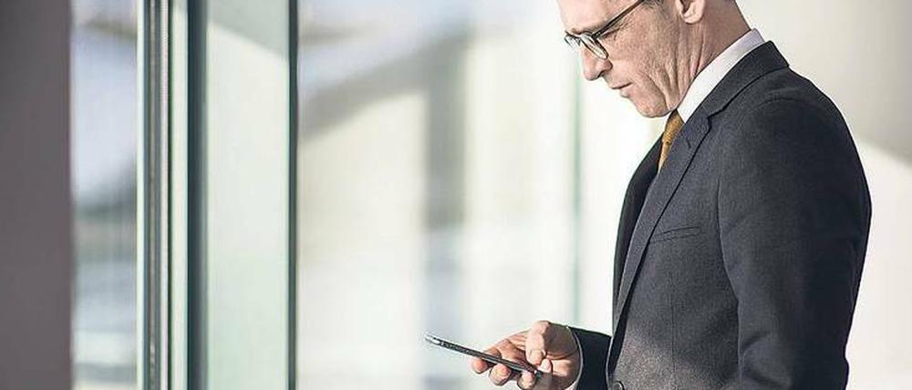Schlechte Nachrichten. Das Netzwerkdurchsetzungsgesetz von Heiko Maas soll geltendes Recht im Netz durchsetzen – ohne Juristen nicht so einfach. 