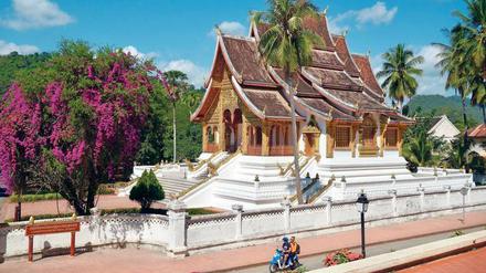 Monument. Der Tempel Wat Ho Pha Bang steht auf dem Gelände des Königspalastes. 