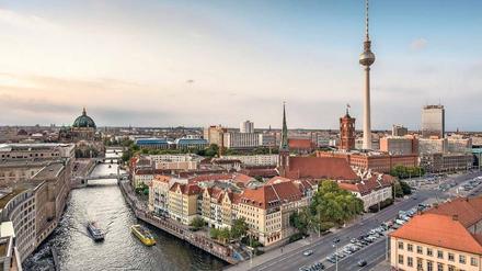 Das Nikolaiviertel gilt als Höhepunkt der DDR-Plattenbaukunst. Und mit der Nikolaikirche steht dort das älteste Gebäude Berlins.