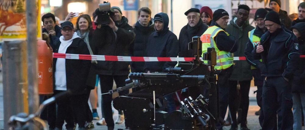Explosiver Fund: Ein Sprengstoffroboter am Tatort in Berlin-Steglitz