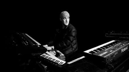 Der britische Keyboarder Kamaal Williams.
