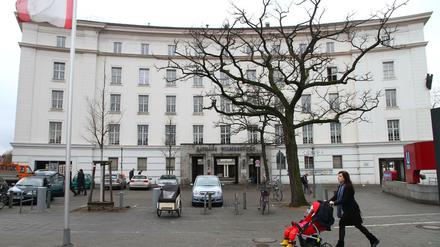 Das Rathaus Wilmersdorf am Fehrbelliner Platz war bis Ende November 2017 eine Notunterkunft.
