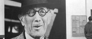 Der Theaterkritiker, Schriftsteller und Essayist Alfred Kerr wurde vor 150 Jahren in Breslau geboren. Er starb 1948 in Hamburg.