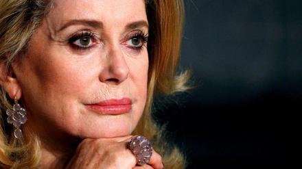 Catherine Deneuve gehört zu den mutigen Feministinnen in Frankreich, die 1971 das Manifest "Ich habe abgetrieben" mit unterschrieben. 