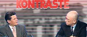 Der spätere Bundespräsident Joachim Gauck (links) diskutiert mit „Kontraste“-Moderator Jürgen Engert.