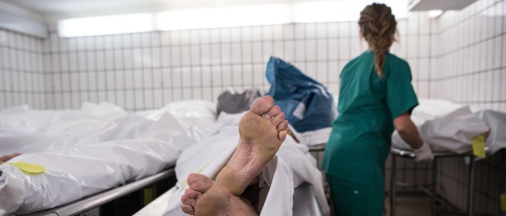 Frankfurt will Leichen zunehmend darauf untersuchen, ob ein Verbrechen vorliegt.