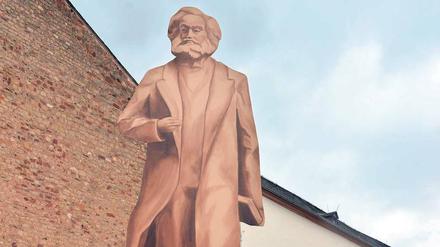 Der Mega-Marx des chinesischen Künstlers Wu Weishan, hier als Holzattrappe, wir 5,50 Meter hoch werden.
