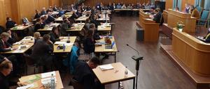 In der gestrigen Debatte um einen Einwohnerantrag zum Milieuschutz wurde heftig über die Finanzierung weitergehender Studien gestritten.