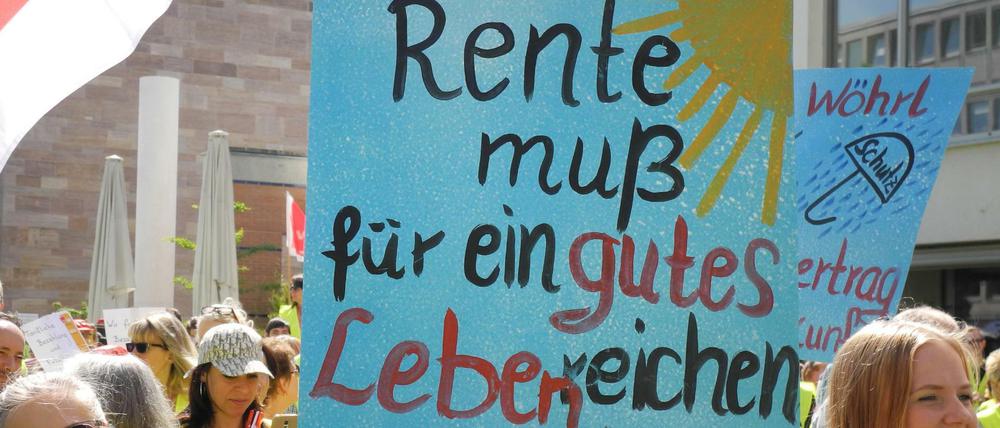 Grundrente und Mindestsicherungsniveau: Experten stellen die Sondierungserfolge der SPD in Frage.
