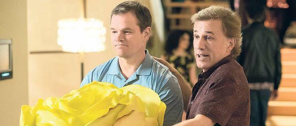 Gruß aus der alten Welt. Matt Damon als Winzling Paul Safranek und Christoph Waltz als Liliput-Playboy.