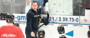 Alles schaut auf den Bundestrainer. Marco Sturm hat 30 Spieler für den vorläufigen Olympia-Kader nominiert, fünf davon wird er bis zum 23. Januar noch streichen. 