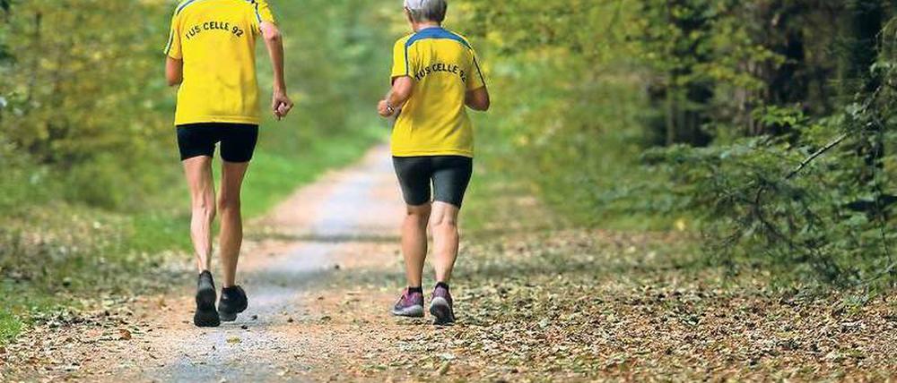 Laufen fürs Herz. Zweieinhalb Stunden mäßig anstrengende körperliche Aktivität pro Woche empfiehlt die Weltgesundheitsorganisation WHO. 