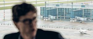 In Schönefeld sind schon viele Milliarden für einen Flughafen verbaut worden, der immer noch nicht eröffnet worden ist.