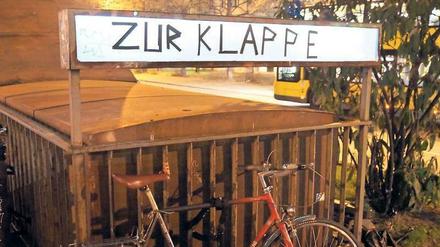 Die Räume der "Klappe" lagen lange brach, nun haben zwei Berliner sie wiederbelebt.