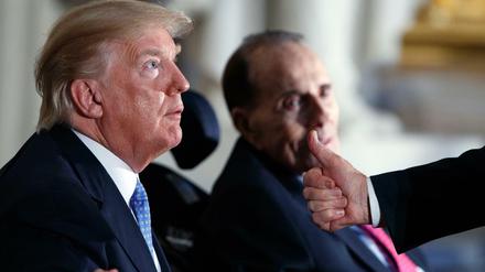 US-Präsident Trump hält an seiner Steuerpolitik fest: America First.