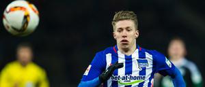 Mitchell Weiser, 23, spielt seit dem Sommer 2015 bei Hertha BSC. Der Sohn des früheren Bundesligaprofis Patrick Weiser kam ablösefrei vom FC Bayern München, wo er sich nicht hatte durchsetzen können. 