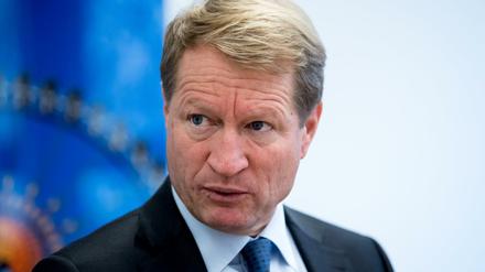  Der ARD-Vorsitzende Ulrich Wilhelm fordert ab 2021 pro Jahr drei Milliarden Euro mehr an Gebühren für die öffentlich-rechtlichen Sender.