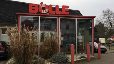 Die Bolle-Schau auf einem Kladower Supermarkt-Parkplatz.