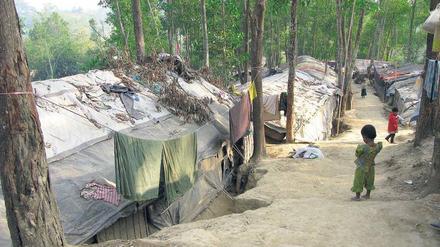 Großstadt voller Hütten. Die Lager, in denen die Rohingya leben, sind von mehr Menschen bevölkert als Leipzig oder Stuttgart. 