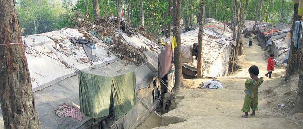 Großstadt voller Hütten. Die Lager, in denen die Rohingya leben, sind von mehr Menschen bevölkert als Leipzig oder Stuttgart.