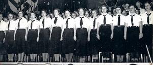 Kontrolliert und diszipliniert. Das Foto zeigt einen Aufmarsch junger Frauen am 10. Februar 1935 im Berliner Sportpalast. Abweichler wurden im Lager nach unterschiedlichen Kategorien sortiert.
