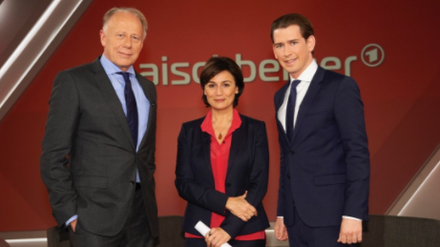 Gäste bei Maischberger: Sebastian Kurz (rechts) und Jürgen Trittin umrahmen die Talkmasterin.
