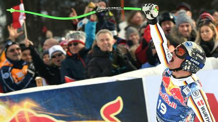 Ja, ja, ja! Thomas Dreßen nach seiner triumphalen Zieleinfahrt in Kitzbühel.