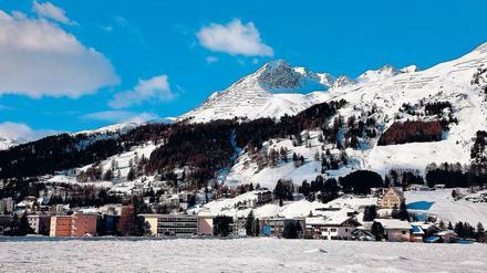 Davos ist ein beliebtes Skiresort in den Schweizer Alpen. Zu Zeiten des Weltwirtschaftsforums ist die Stadt ausgebucht. Ein Matrazenlager kostet umgerechnet 700 Euro pro Nacht. 