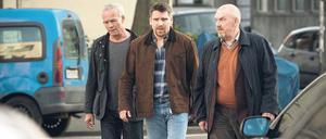 Sieht schon verdächtig aus: Lars Baumann (Hanno Koffler, Mitte) wird von Ballauf (Klaus J. Behrendt, links) und Schenk (Dietmar Bär) zum Gespräch gebeten.