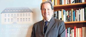 Michael P. Steinberg lehrt Geschichte, Musik und German Studies. 