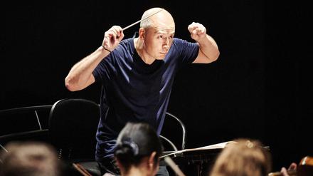 Derwisch am Pult. Der Dirigent Paavo Järvi.