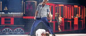 Michael Nagy als Tamare, Peter Hoare als Alviano.