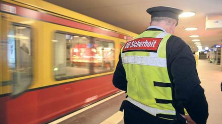 Präsent. Die Sicherheitsmitarbeiter sollen in Wachen feste Plätze bekommen. 